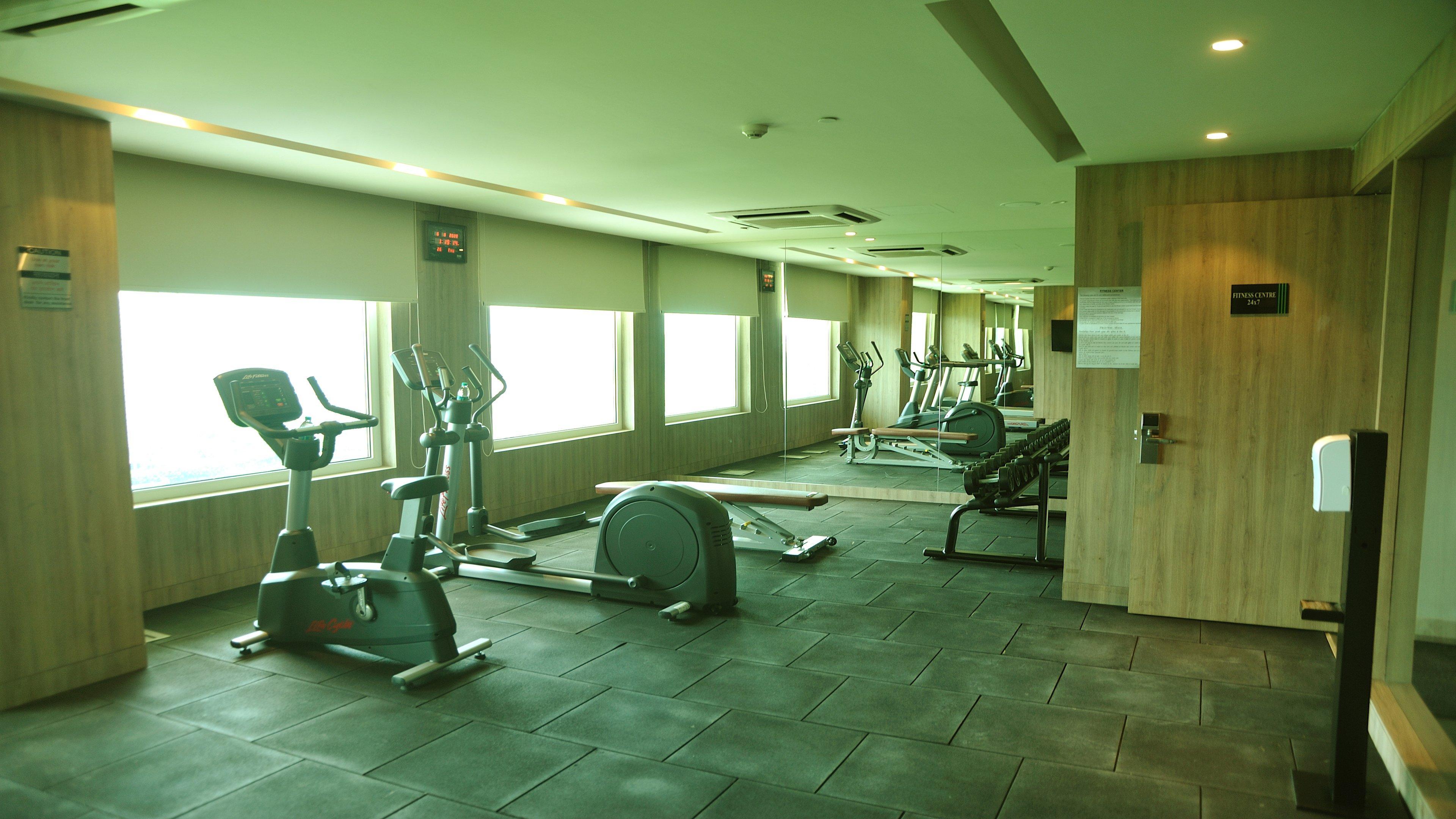 Holiday Inn Gurugram Sector 90 By Ihg Gurgaon Exterior photo The gym at the hotel
