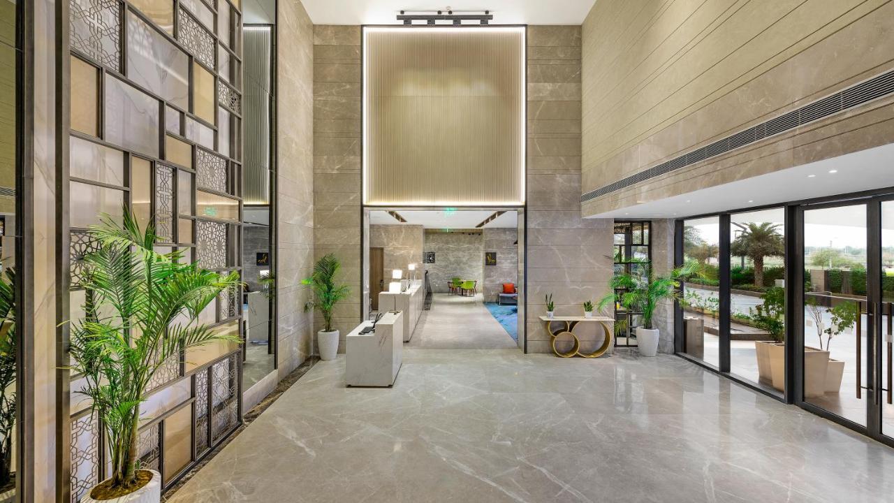 Holiday Inn Gurugram Sector 90 By Ihg Gurgaon Exterior photo The lobby of the hotel