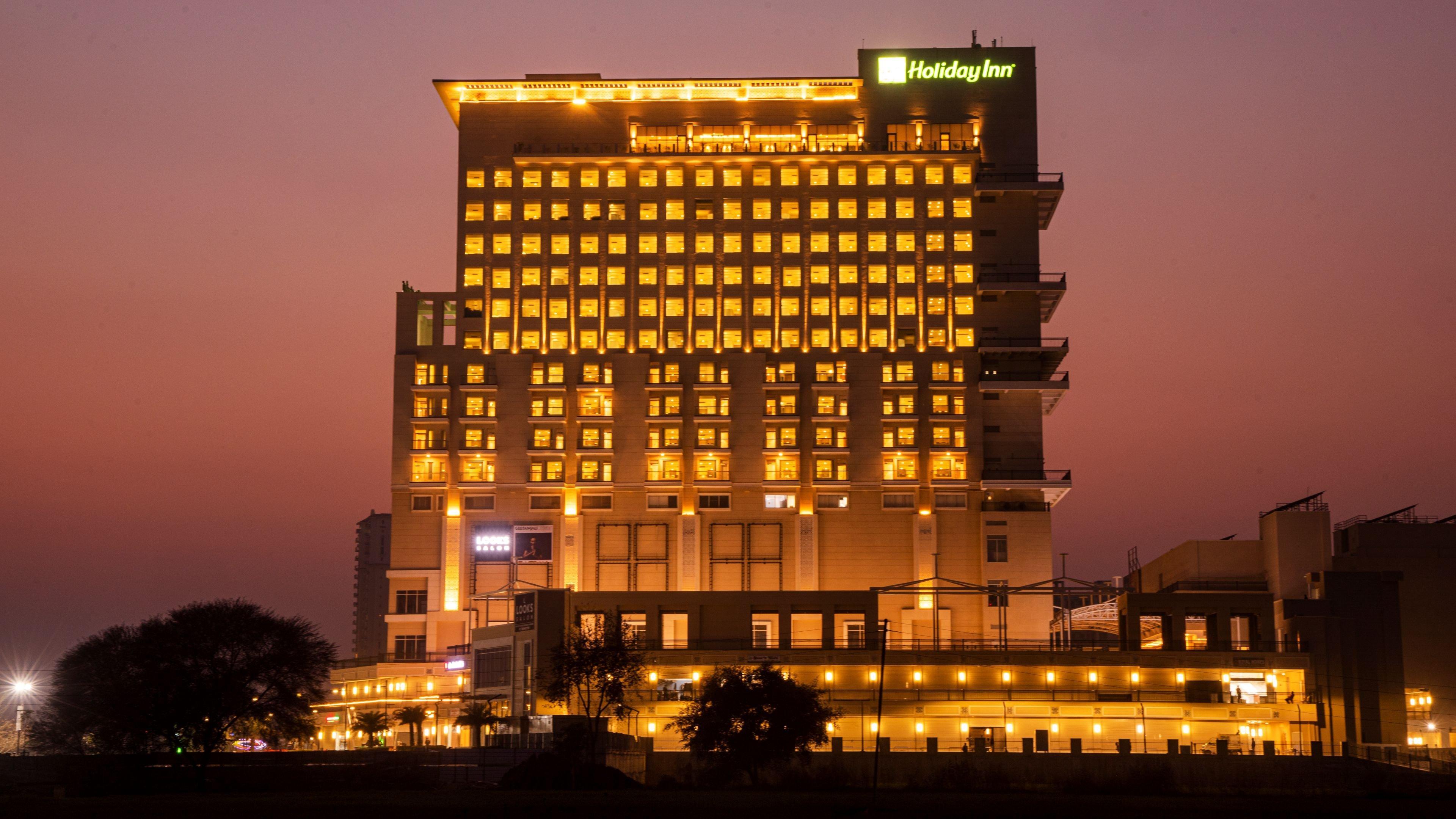 Holiday Inn Gurugram Sector 90 By Ihg Gurgaon Exterior photo Holiday Inn Bangkok