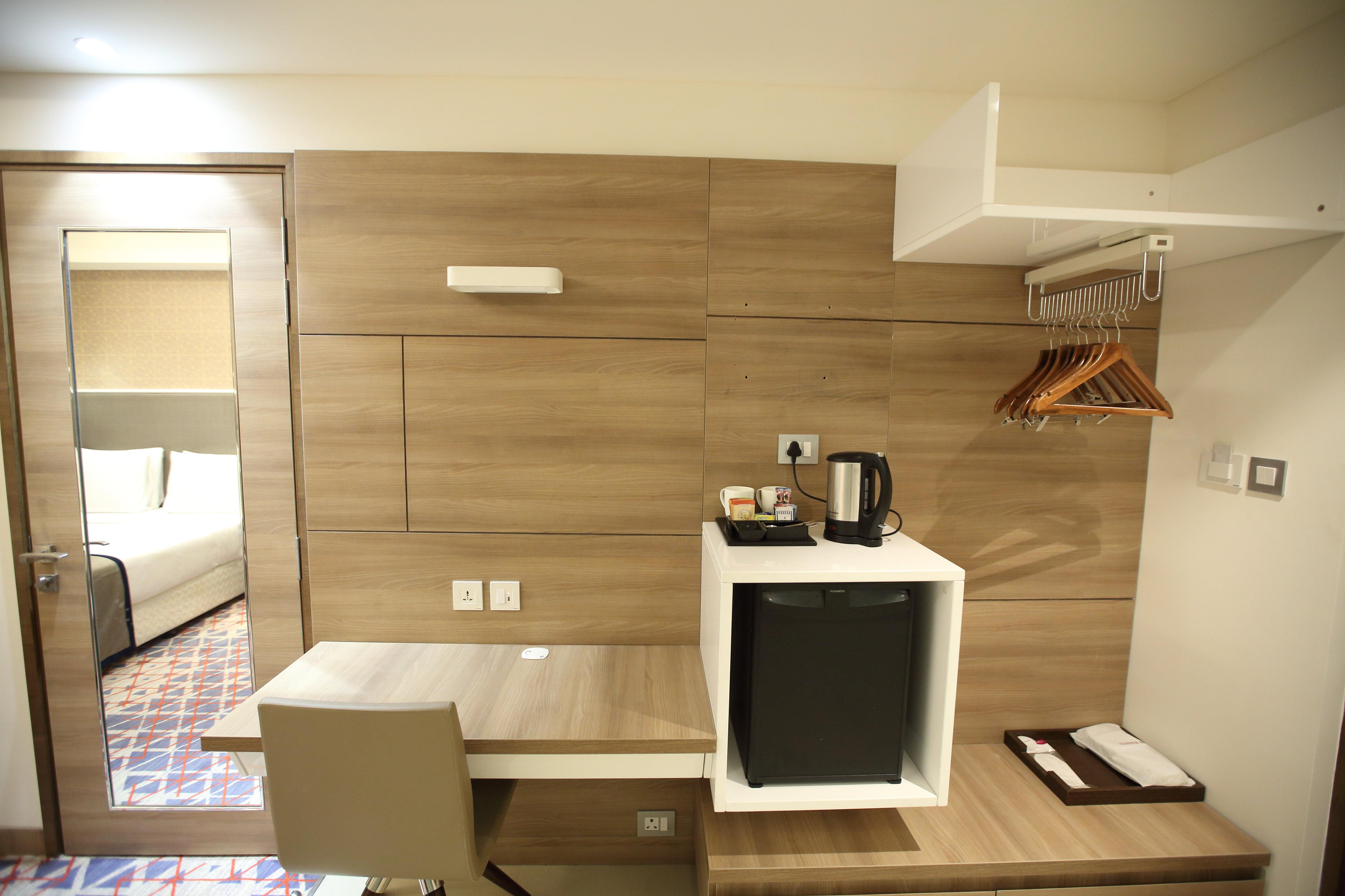 Holiday Inn Gurugram Sector 90 By Ihg Gurgaon Exterior photo A room at the hotel