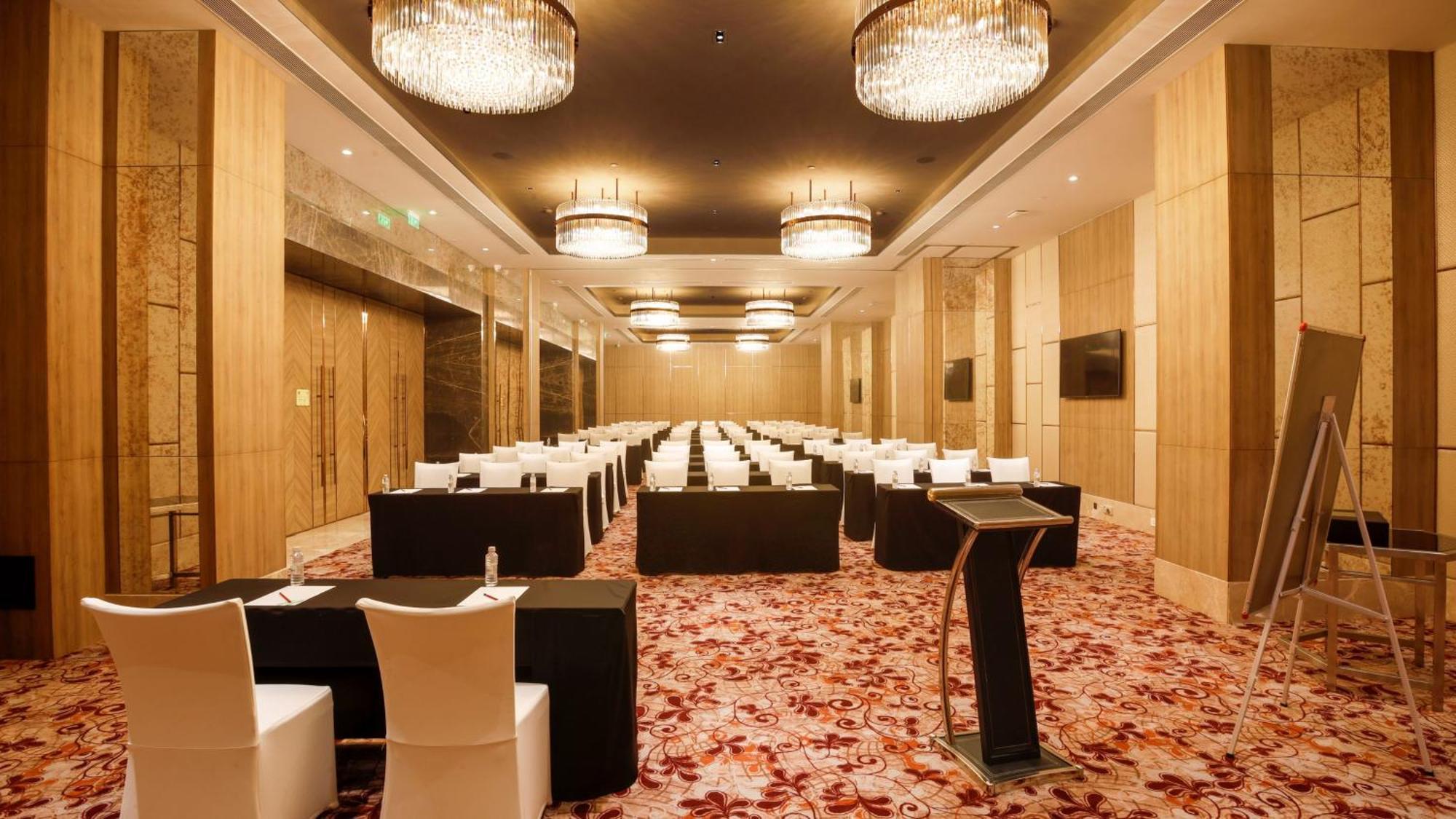 Holiday Inn Gurugram Sector 90 By Ihg Gurgaon Exterior photo The ballroom