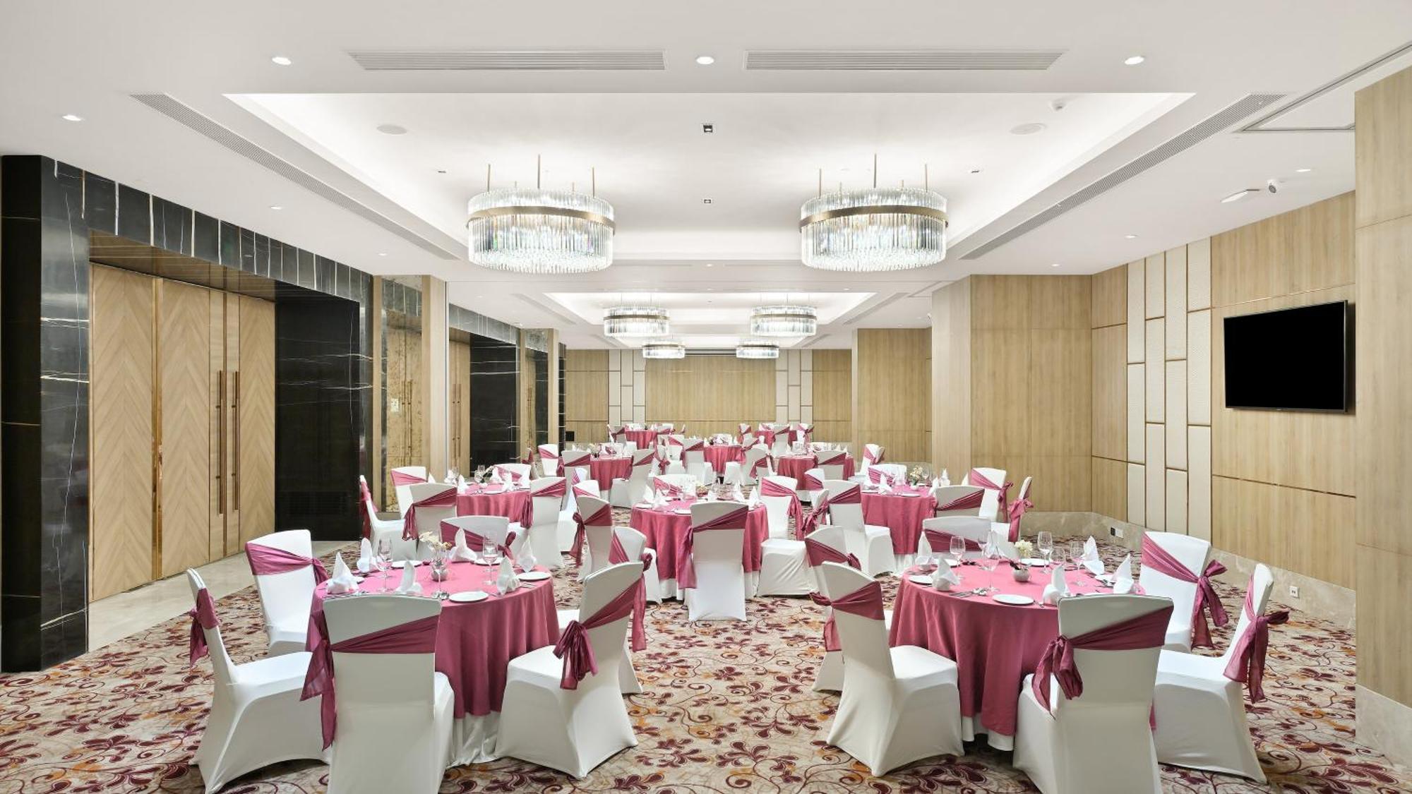 Holiday Inn Gurugram Sector 90 By Ihg Gurgaon Exterior photo The Grand Ballroom