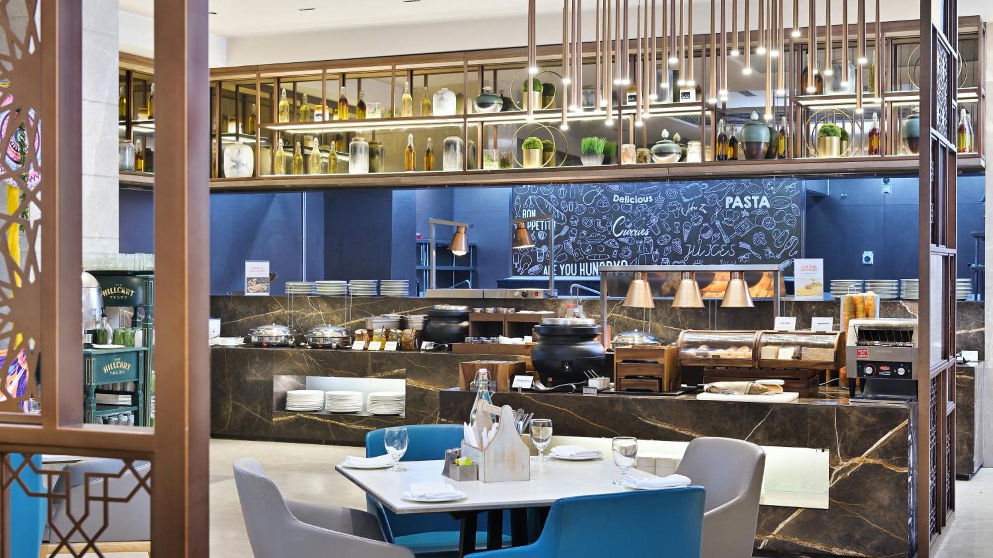 Holiday Inn Gurugram Sector 90 By Ihg Gurgaon Exterior photo The restaurant