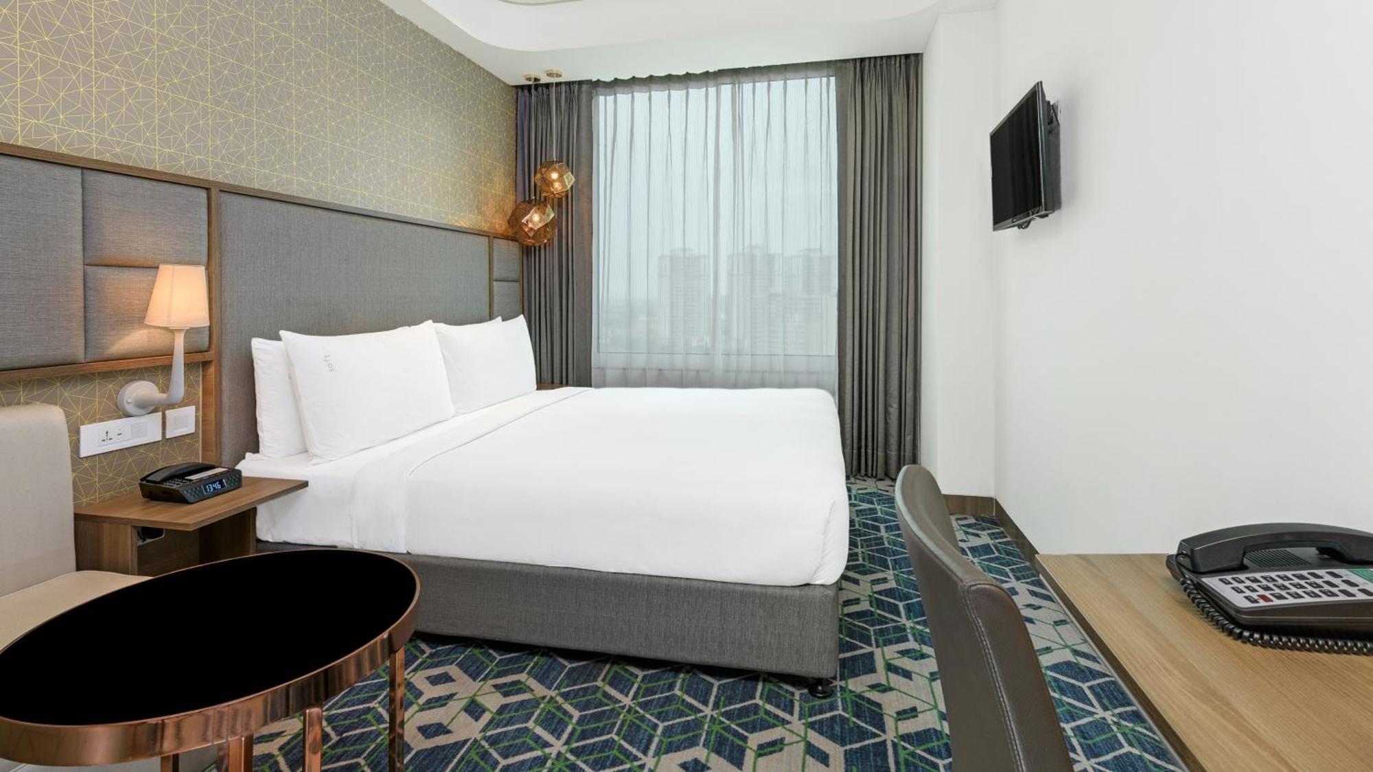 Holiday Inn Gurugram Sector 90 By Ihg Gurgaon Exterior photo A room at the hotel